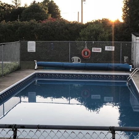 Kincardinite Motel Ripley エクステリア 写真